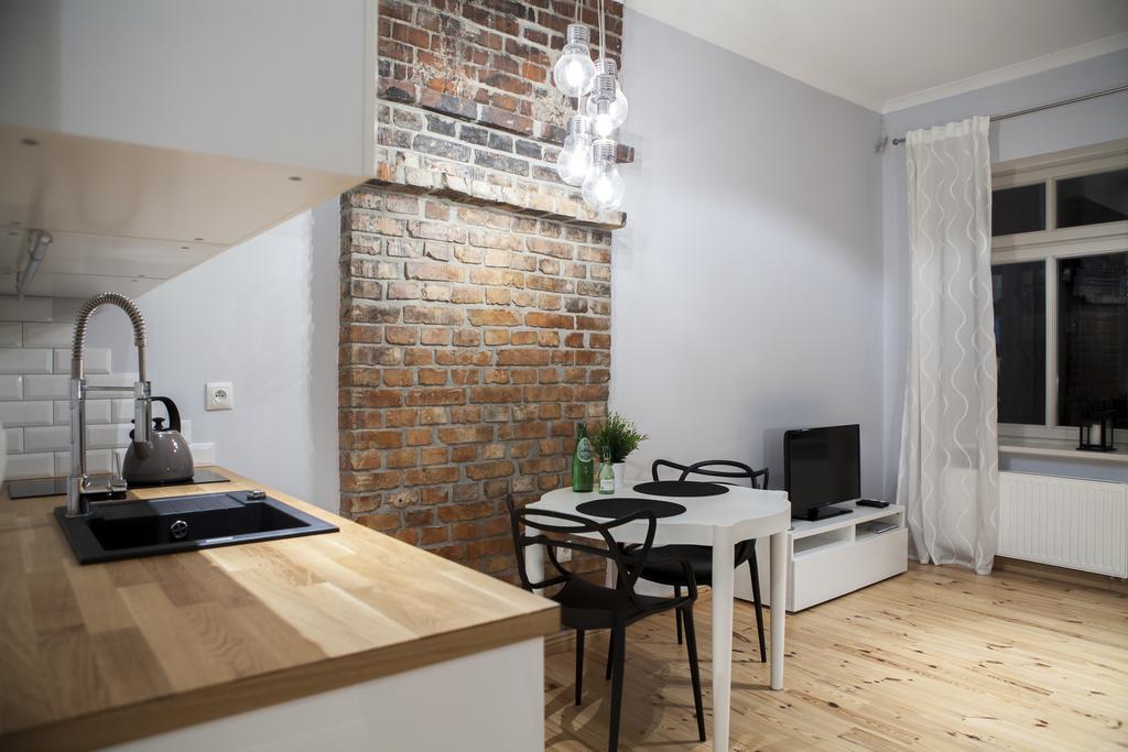 Homewell Apartments Pod Szczerbatym Познан Стая снимка