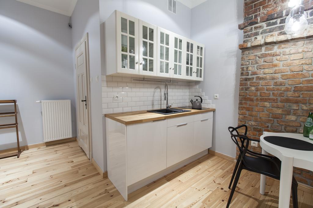 Homewell Apartments Pod Szczerbatym Познан Стая снимка