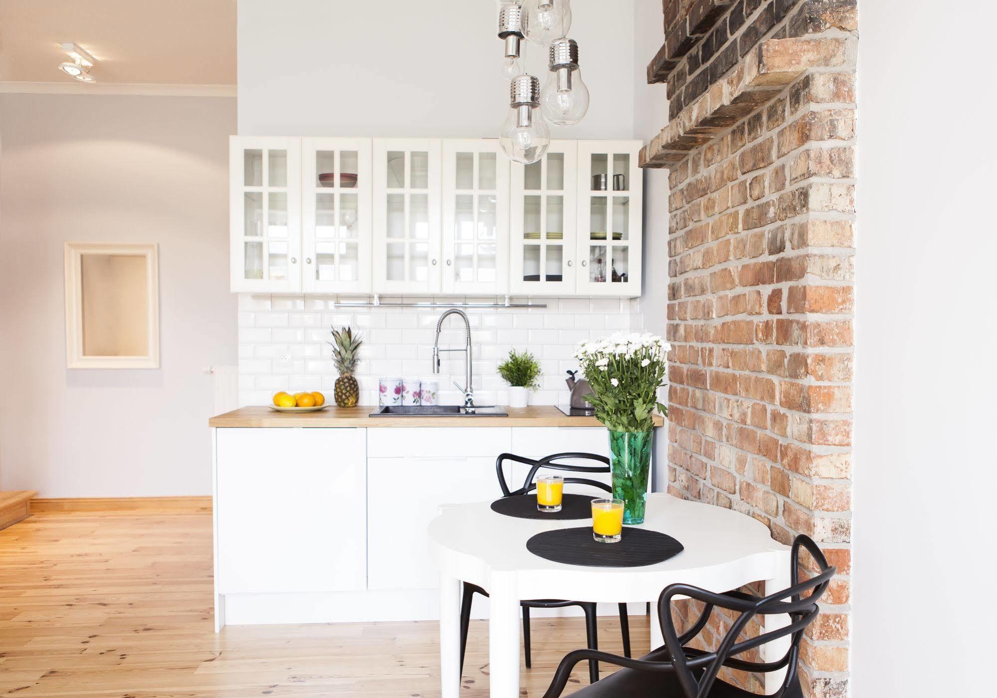 Homewell Apartments Pod Szczerbatym Познан Екстериор снимка